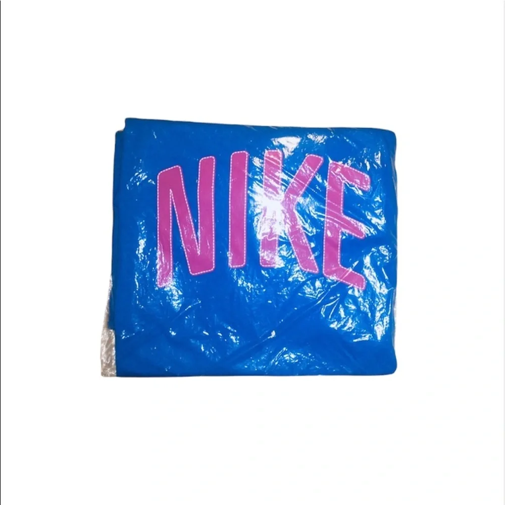 NWT Nike: Medium Blue & Pink Short Sleeve Round Neck Workout Tee